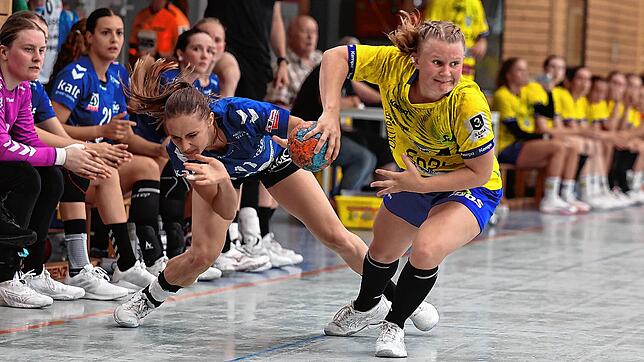Katja Allgaier (rechts) vom SV Allensbach gegen Leah Stutz (LK Zug). An diesem Wochenende findet der Bezirkssparkasse Reichenau ...