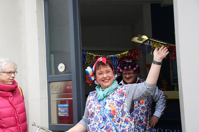 Bild 14: Narren besuchen am Rosenmontag die SÜDKURIER-Redaktion (Teil 2)