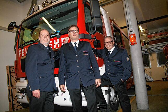 Sie führen mit großem Einsatz die Gottmadinger Feuerwehr: Kommandant Stefan Kienzler (Mitte) mit seinen Stellvertretern Harald Mehlich ...