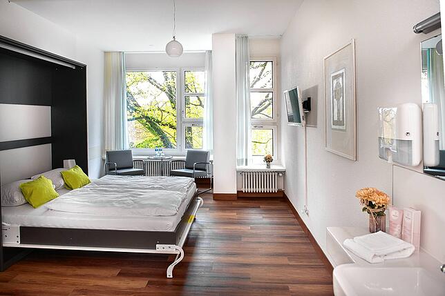 Komfortabel: So sieht ein Patientenzimmer am Gesundheitszentrum Fricktal aus.