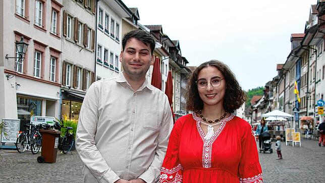 Joana Stöhrer da Costa (21) will für die SPD in den Landtag einziehen, unterstützt wird sie von Zweitkandidat Malik Tümkaya (25)