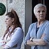 Jessie Buckley (l.) als Rose-Lynn und Julie Walters als Marion in &bdquo;Wild Rose&ldquo;.