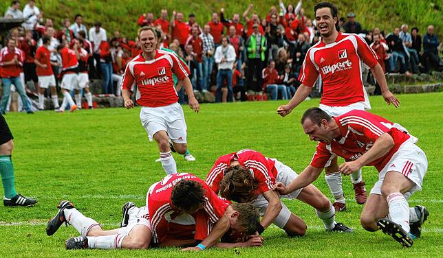 Bild 37: Schnappschüsse aus der Bezirksliga-Saison 2010/2011