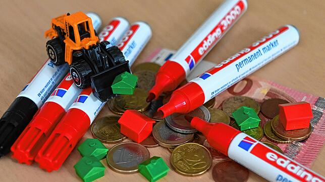 Wo muss der Rotstift ran? Die Gemeinde Bodman-Ludwigshafen hatte für das Jahr 2024 ohnehin schon den Gürtel enger geschnallt. Nach neun ...