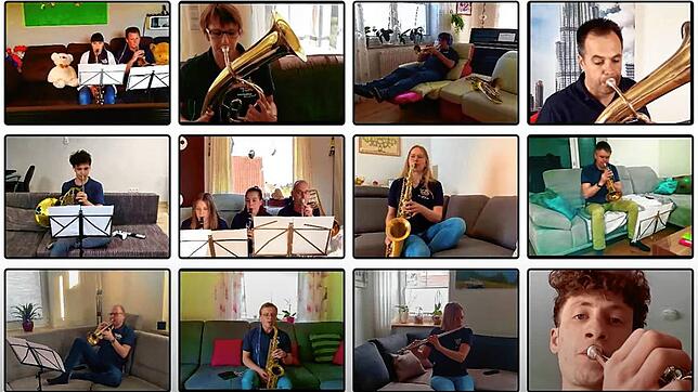 Jeder für sich im Wohnzimmer, aber dennoch musizieren die Mitglieder der Bräunlinger Stadtkapelle für ihren &bdquo;Wellermän&ldquo; ...