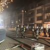 Großeinsatz für die Feuerwehr mitten in der Stadt: Im Parkhaus am See wurden drei Autos angezündet, die Flammen griffen auf drei weitere ...