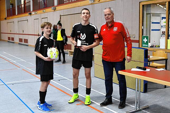 Bild 31: Jubel in Bräunlingen: FC 08 Villingen und FV Tennenbronn holen Bezirksmeistertitel