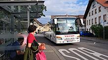 Gudrun Ziewacz fährt sonst immer mit dem Seehas nach Konstanz. Doch noch bis mindestens Dienstagabend, 18. Juli, fährt der Regionalzug ...