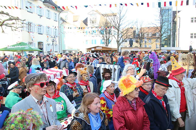 Bild 12: Die Girls von Cheerio Ratoldi geben den Groove auf dem Marktplatz vor
