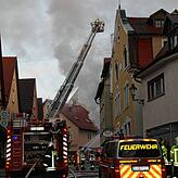 Die Drehleiter ist im Einsatz.