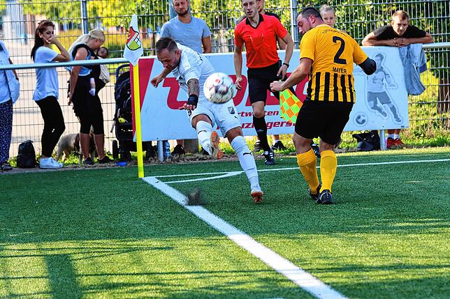 Bild 1: Die besten Bilder vom Landesligaspiel zwischen dem TSV Konstanz und dem FC Schonach