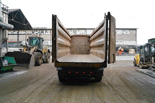 Bild 8: Kommen Sie mit auf eine Lastwagen-Fahrt in die Schweiz!
