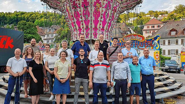 Die Vorbereitungen für die 555. Waldshuter Chilbi sind abgeschlossen. Vor dem Kettenkarussell auf dem Festplatz haben sich die Macher ...