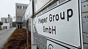 Firmensitz der Pieper Group ist im Gewerbepark am Fohrenwald in Mönchweiler. Auf dem Gelände zeugt nur noch ein Wegweiser vom Bestehen ...