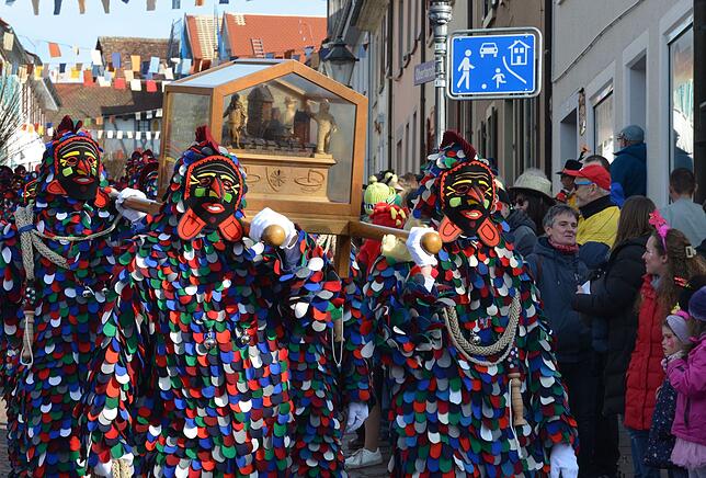 Bild 46: Bunte Fasnachtsfreude beim Narrensprung 2025