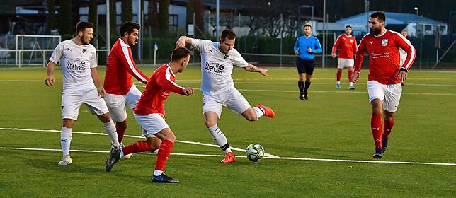 Bild 2: VfB Waldshut und FC Wittlingen trennen sich 3:3 im Spitzenspiel &ndash; und wir haben Bilder!