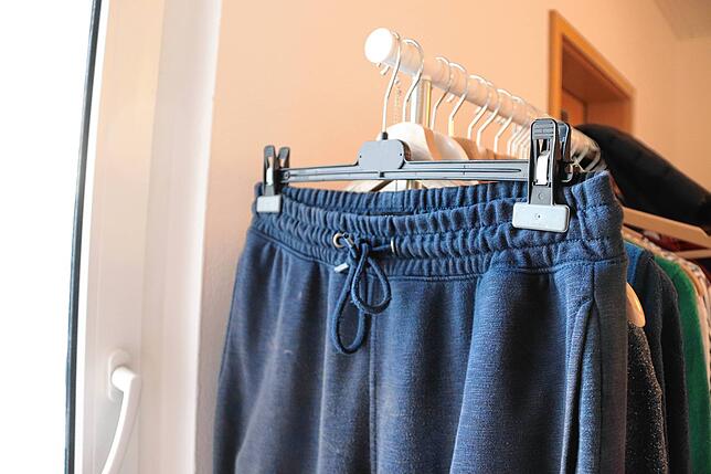 Darf in Zeiten der Pandemie in keiner Garderobe fehlen: Die Jogginghose.
