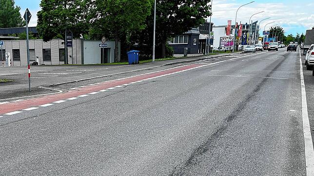 (Archivbild) Hier, in der Nähe der Max-Stromeyer-Straße 49, greifen in der Nacht zum Samstag, 31. August, drei Männer einen anderen Mann an.