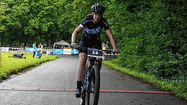 Premiere: Silja Senn aus Waldshut vom Team Bike Service Partner feierte beim MTB-Cup in Ehrenkirchen ihren ersten Saisonsieg.