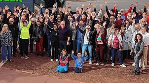 Besuch in La Talaudière zur 30-jährigen Städtepartnerschaft. Hier beim Abschied. In der Mitte Bürgermeisterin Ramona Gonzalez-Grail (La ...