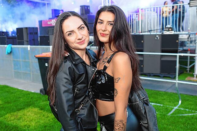 Bild 9: Konstanz: Wummernde Bässe, lässige Outfits und eine gute Zeit: Festival startet im Bodensee-Stadion