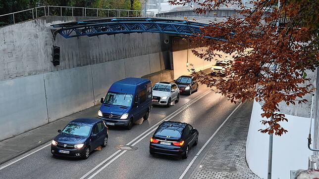 Nach den Wartungsarbeiten sind die Tunnel wieder ohne Einschränkungen befahrbar. Im Feierabendverkehr geht es mitunter trotzdem nur ...