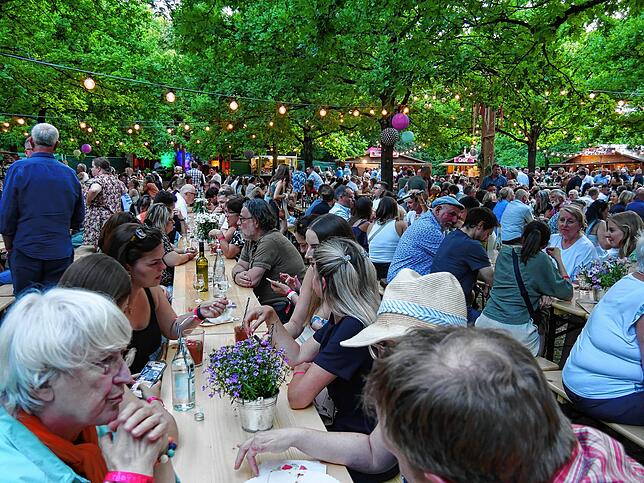 Der Singener Eichenhain war zum diesjährigen Weinfest an fünf von sechs Tagen gut besucht.