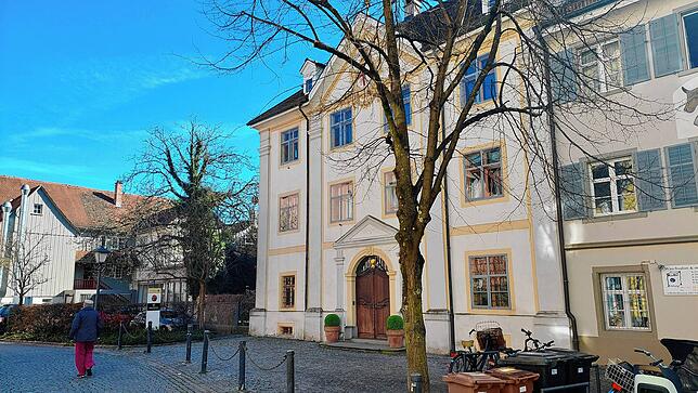 Erbaut wurde das ehemalige Stadtpalais in den Jahren 1781/82 hinter der Stadtmauer als neues Amts- und Wohnhaus der Domfabric, dem ...