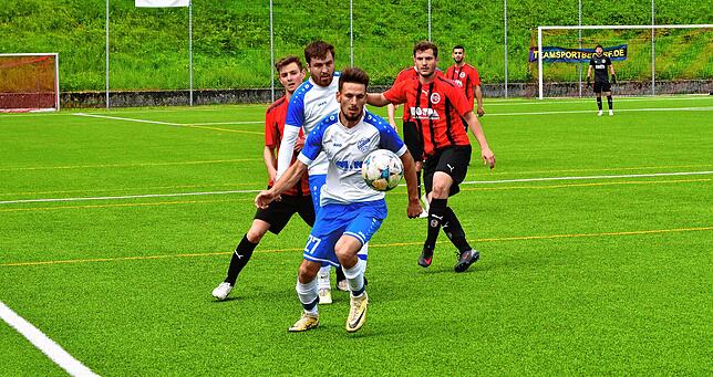 Bild 24: FC 08 Bad Säckingen setzt sich mit 5:1 gegen den FC Geißlingen durch – und wir haben Fotos!