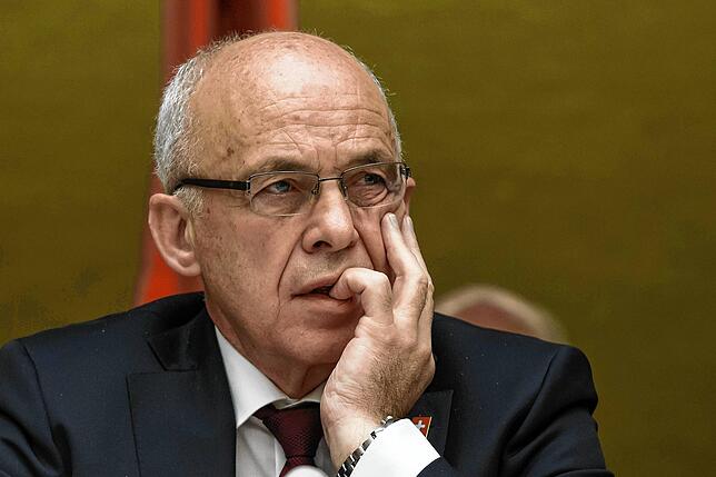 Der Gesetzesentwurf über das geplante Anti-Terror-Gesetz, eingereicht vom ehemaligen Schweizer Bundespräsident Ueli Maurer (SVP) und ...