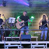 Die &bdquo;Firefuckers&ldquo; rockten am Samstagabend beim Rengetsweiler Open Air die Bühne. Sie gehören seit fest in das Programm der ...