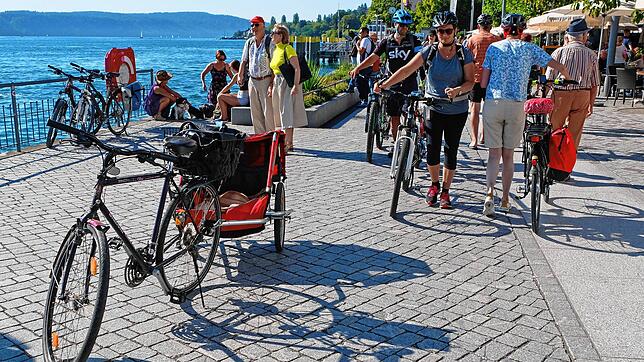 Der See und die Promenade in Überlingen sind ein begehrtes Ziel für Radelnde aller Art. Daher soll jetzt ein Radlerhotel im Herzen der ...