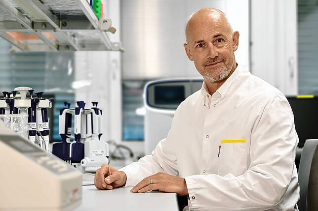 Walther Parson vom Institut für Gerichtliche Medizin der Universität Innsbruck, hat die Kaspar-Hauser-Legende widerlegt.