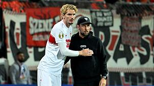 Abschied aus Stuttgart: Coach Sebastian Hoeneß muss wohl künftig auf Nick Woltemade verzichten.