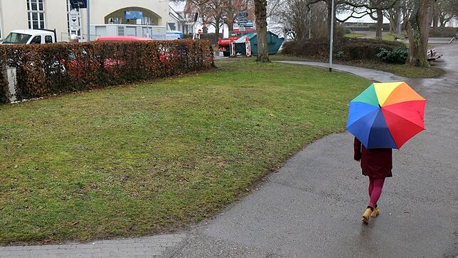 Geht es nach der Stadtverwaltung, sollen auf dieser Grünfläche am Chantilly-Platz Motorradstellplätze entstehen.