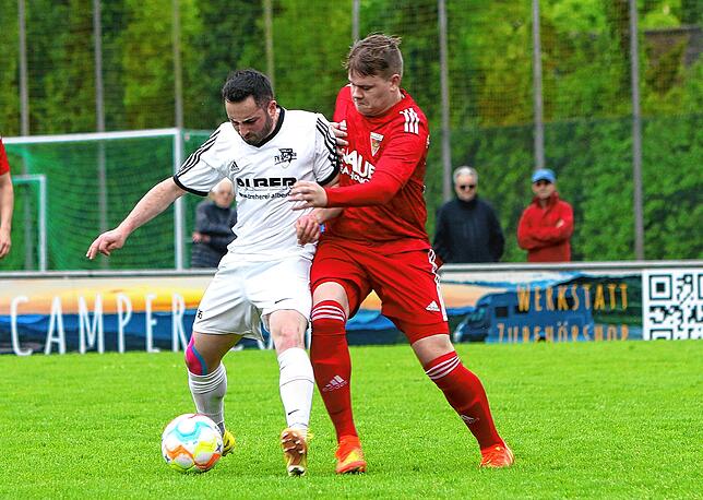Bild 3: Die besten Bilder der Partie zwischen dem FC Überlingen und dem FV Walbertsweiler-Rengetsweiler!