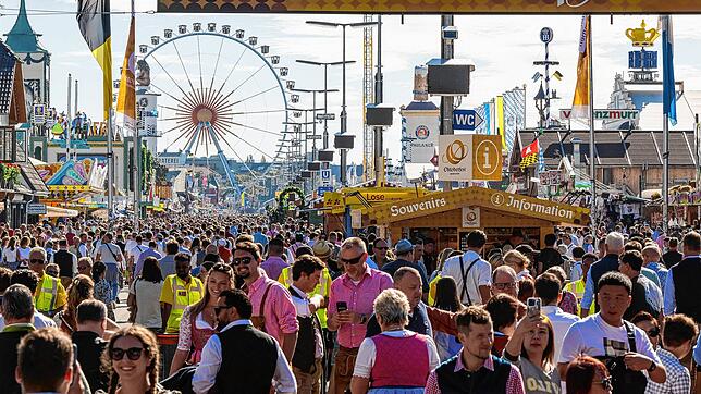 Auf der diesjährigen Wiesn soll das D‘Agostino-Lied nicht zu hören sein. (Archivbild von 2023)