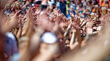 Fans jubeln bei einem Freilicht-Konzert – nun haben sie bei einer Band nur noch die letzten Gelegenheiten dafür.