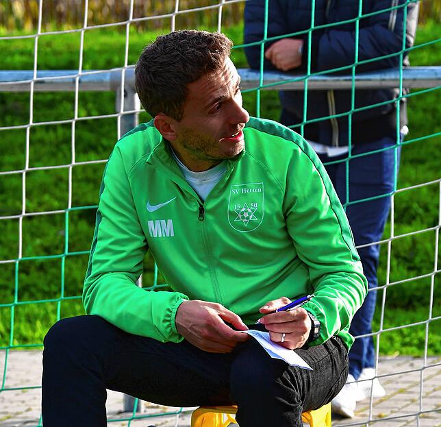 Platz 1: Musa Musliu, Trainer des SV Herten, erhielt vier Stimmen bei der Wahl des besten Bezirksliga-Trainers.