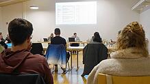 Die Diskussionen in der jüngsten Sitzung des Gemeinderats über Möglichkeiten zu Sparmaßnahmen im Haushalt des laufenden Jahres verfolgen ...
