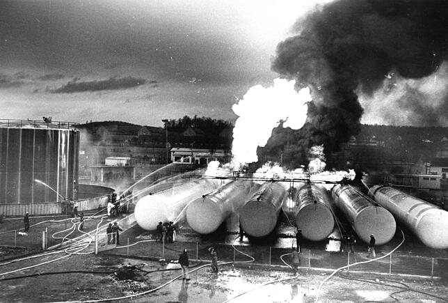 „Nach dem fünften Tank wurde es chaotisch“, erinnert sich Josef Brack. Ab dann bestand beim Brand im Spaltgaswerk der ...