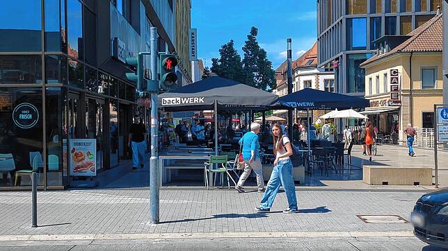 In Singen gibt es Ampeln mit Poppele-Motiv, wie hier zwischen Bahnhof und Innenstadt – ein Doppelsignal ist dort aber nicht zu sehen.