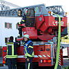 Bei einem Gebäudebrand im Schwarzwaldhof im September ließ Einsatzleiter Stefan Band auch die Drehleiter aus Donaueschingen ...