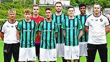 Neue Gesichter im Wiesental: Trainer Michael Schwald (links) freut sich im Jubiläumsjahr des 1921 gegründeten FC Zell auf die ...