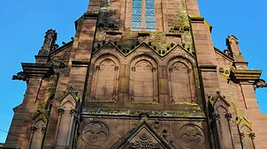 Künftig die Wahrzeichen der Evangelischen Kirchengemeinde in Schopfheim (von links): Die Stadtkirche, die evangelische Kirche in ...