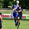 Kopf einziehen: Jan Körner (rechts) und Bezirksligist SV Buch flogen bei der SG Mettingen/Krenkingen mit 2:5 aus dem Pokal. Hier setzt ...