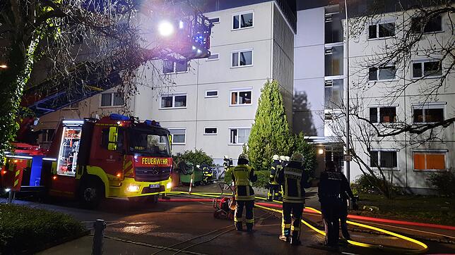 In der Sonnenbühlstraße hat es am Sonntagabend, 20. März, im Keller gebrannt. Die Feuerwehr musste mit mehreren Einsatzkräften anrücken.