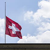 Eine Schweizer Flagge (Symbolbild).