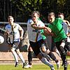 Laufduell zwischen dem Schönwälder Luca Schmid (Mitte) und Joshua Dittmer (rechts) vom SV Kappel. Letztlich gingen die Gäste als Sieger ...