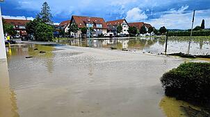 Die Aufarbeitung läuft immer noch: Niederschläge von 50 Liter pro Quadratmeter innerhalb kürzester Zeit sorgten in Oberteuringen am 26. ...